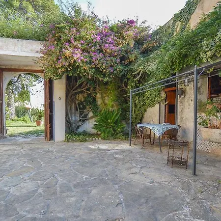 Scuderia Grande Apartment Trapani